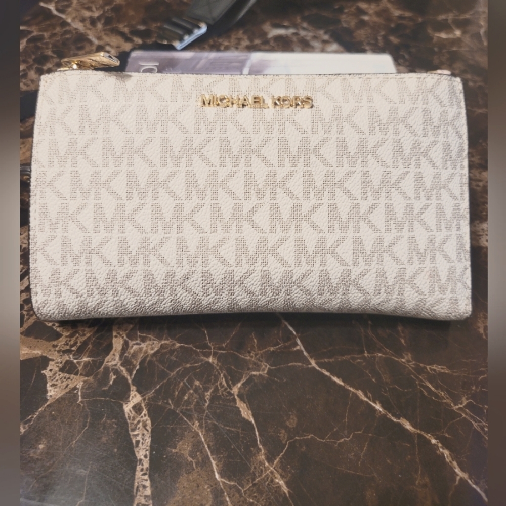 Michael Kors JetSet Travel LargeDoubleZip WristletWallet VanillaPowder Blush